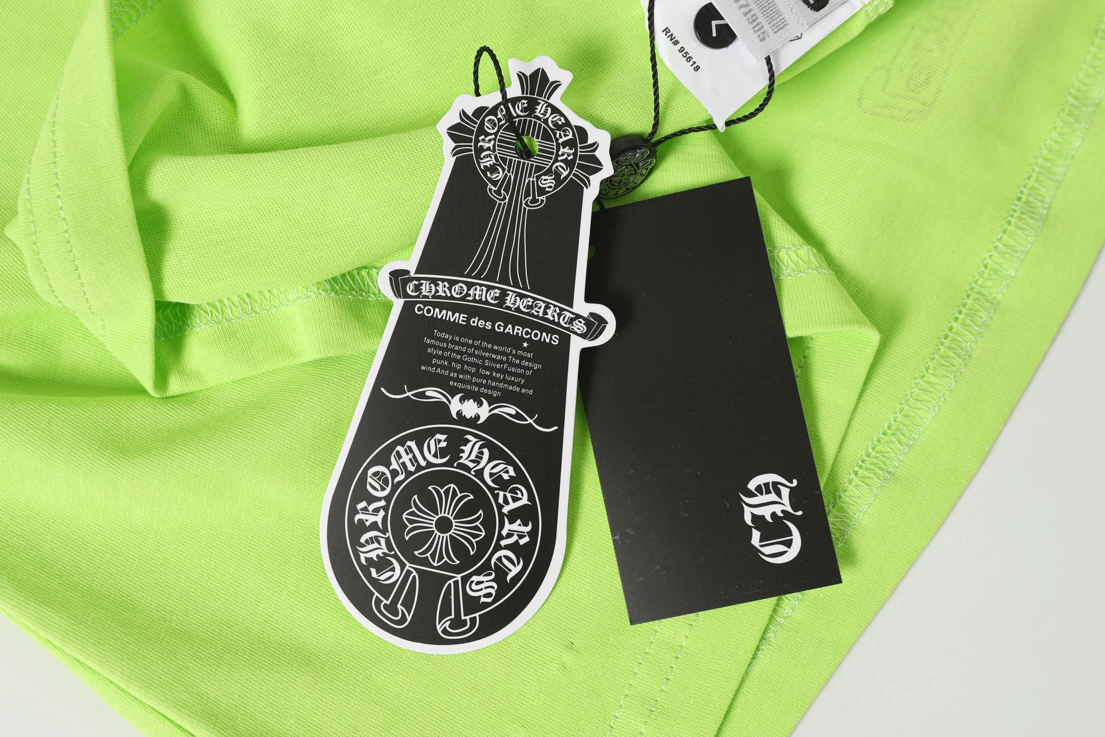 P160 Cross-border model, please do not place an order if you are looking for quality - Chrome Hearts/Chrome Hearts Sanskrit graffiti printed popular long-sleeved T-shirt - High weight, high density and high quality. The wool is soft, delicate and skin-friendly. Soft and silky to the touch. It has excellent warmth and skin-friendly properties. - Custom-woven and custom-dyed, no color difference, no matter the fabric or workmanship details. Overwhelms the ordinary version on the market -Colour: fluorescent green -Size: S M L XL